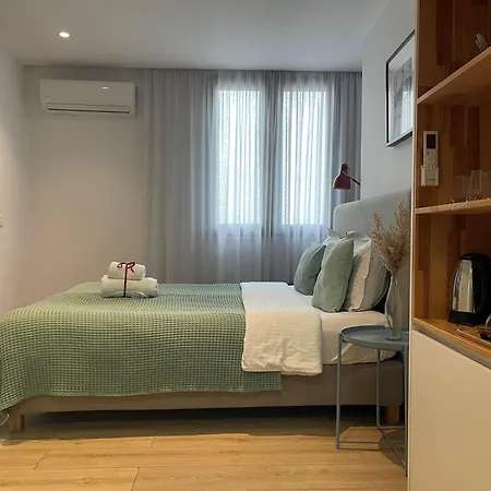 Rooftop 3* Тирана