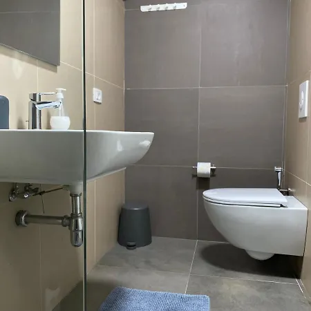 Rooftop Apartmanhotel Tirana