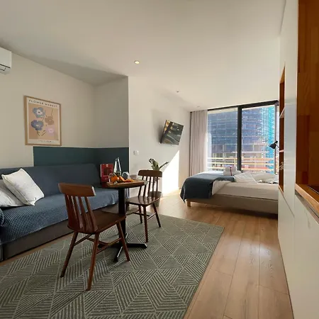 Rooftop Apartmanhotel Tirana