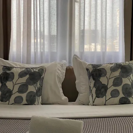 Rooftop Apartmanhotel 3*