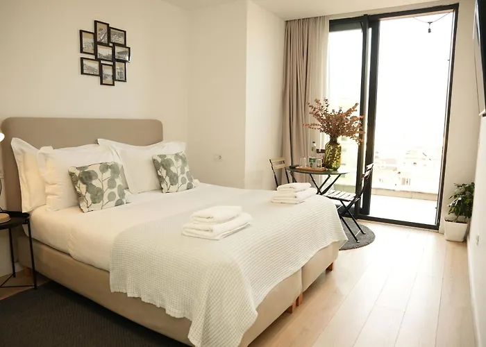 Rooftop Aparthotel 3*